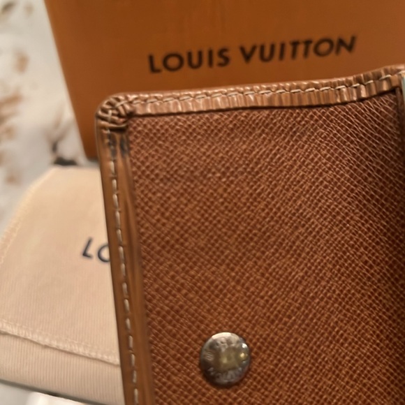 EUC Louis Vuitton Epi 5 Key Holder- Cognac - Picture 8 of 10